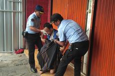 Dinsos Evakuasi Gelandangan Terluka Tanpa Celana di Cililitan  