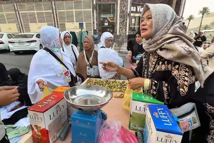 “Ayo Ada Bubur Kacang Ijo!” Suasana Pasar Indonesia di Tengah Kota Mekkah