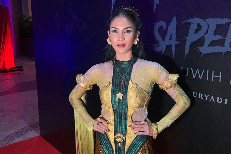 Aulia Sarah saat menghadiri acara gala premiere KKN di Desa Penari: Luwih Dowo Luwih Medeni atau extended version di kawasan Epicentrum, Jakarta Selatan, Rabu (28/12/2022). 