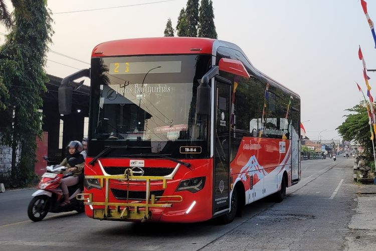 Nasib Pengguna Trans Banyumas Usai Bus Stop Beroperasi: Anak Sekolah 