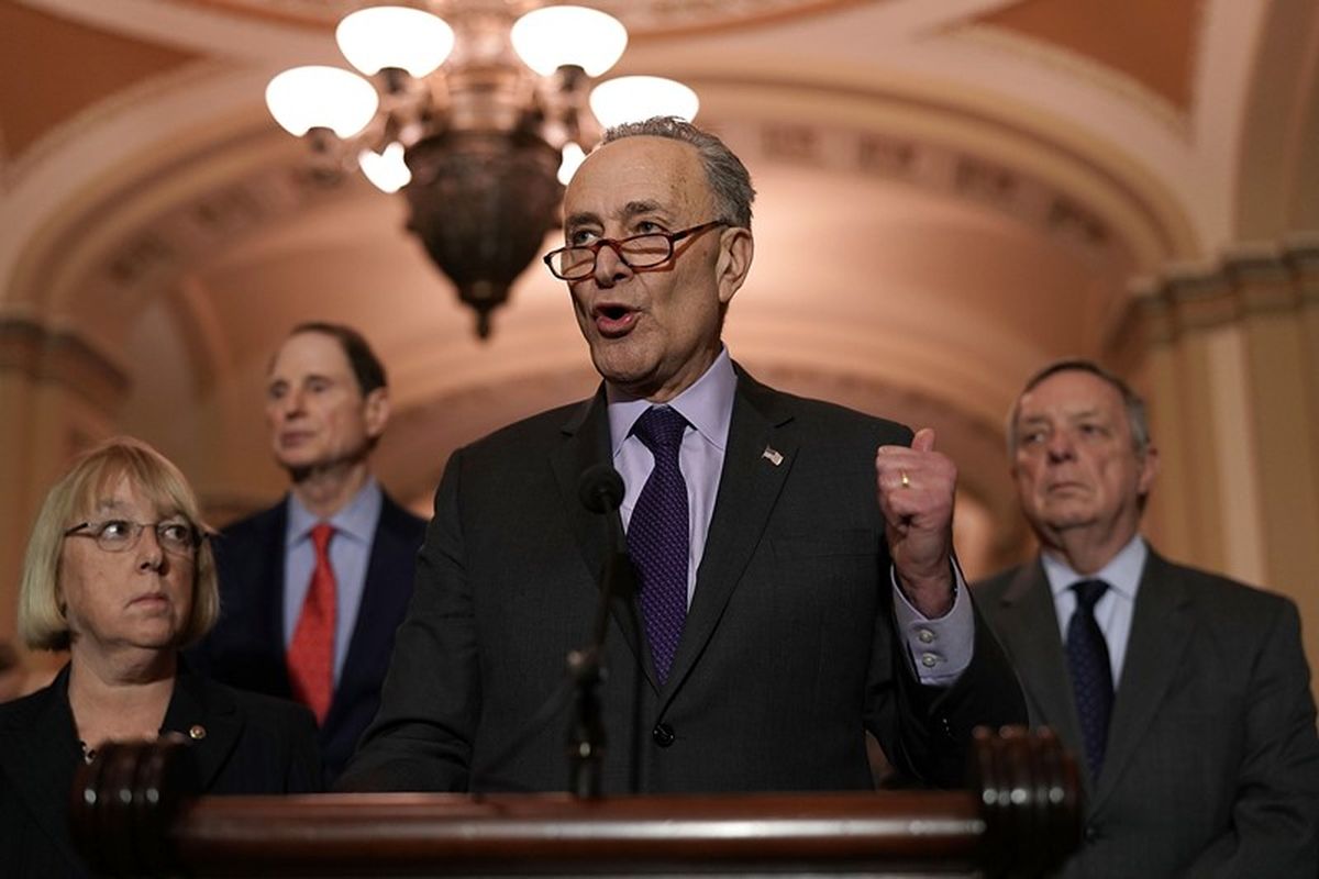 Senator asal Partai Demokrat, Chuck Schumer, berbicara mengenai agenda Demokrat di Washington Rabu (17/1/2018).