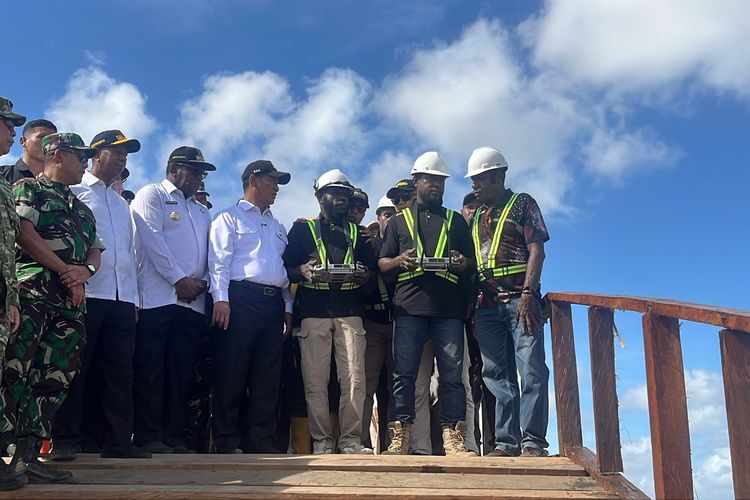 Petani Merauke Ngeluh BBM Terbatas, Amran Telepon Pertamina