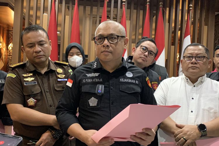Kejati Tetapkan Tersangka Baru Kasus Pungli Perizinan ESDM Jatim, Sita Rp 1,9 Miliar dan Emas