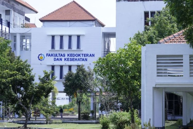 Gedung Fakultas Kedokteran dan Kesehatan (FKK) Institut Teknologi Sepuluh Nopember (ITS) Surabaya.