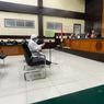 Rizieq Shihab Pakai Syal Palestina di Persidangan, Kuasa Hukum Akui Itu Spontan