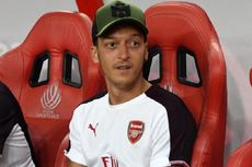 Jarang Dimainkan di Arsenal, Mesut Oezil Disarankan Pensiun