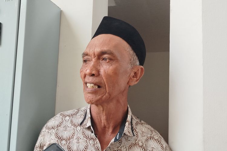 Perwakilan Desa Karanganyar, Ismail usai mengikuti hearing bersama pihak perkebunan, Pemkab Banyuwangi dan DPRD Banyuwangi di Gedung DPRD, JUMAT (10/1/2025). 