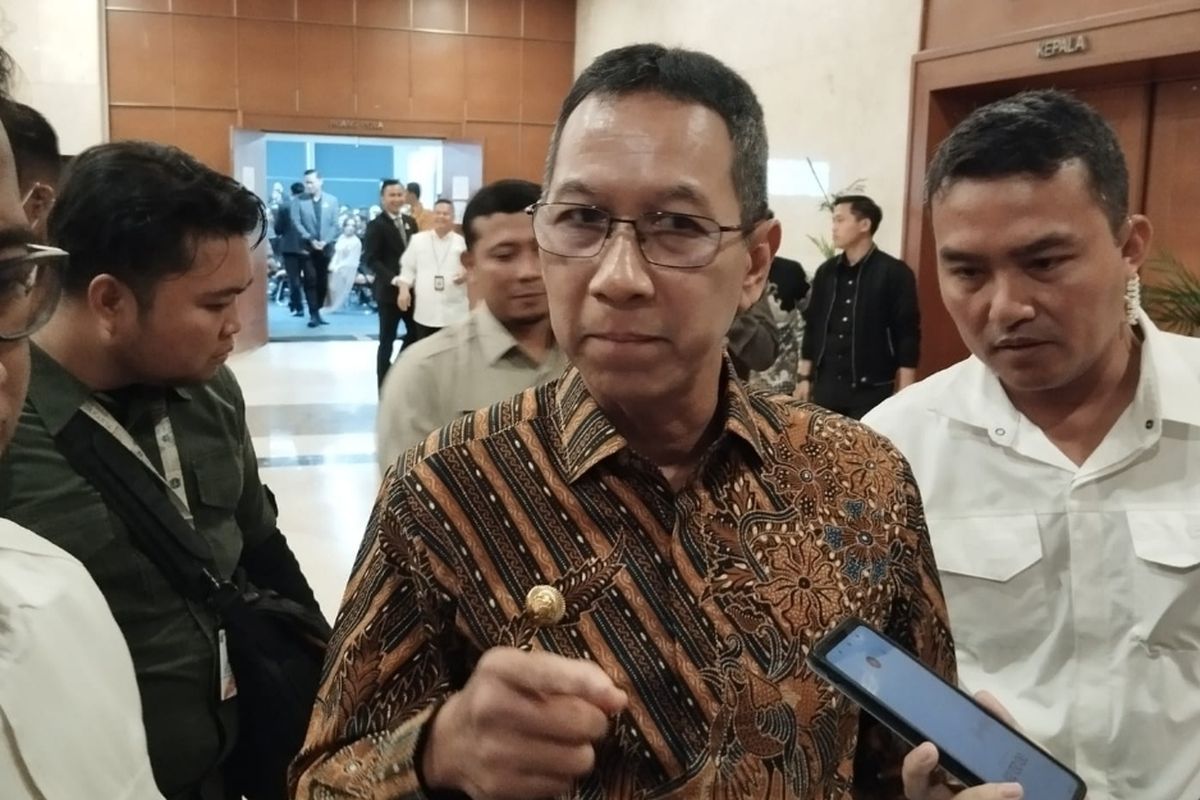 Penjabat (Pj) Gubernur DKI Jakarta Heru Budi Hartono saat ditemui di Ruang Pola Balai Kota DKI Jakarta, Kamis (23/11/2023).