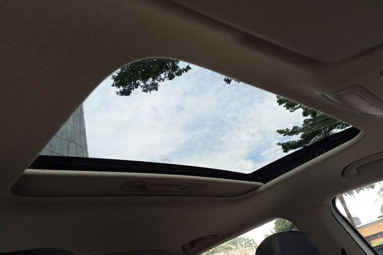 Sunroof pada VW T-Cross