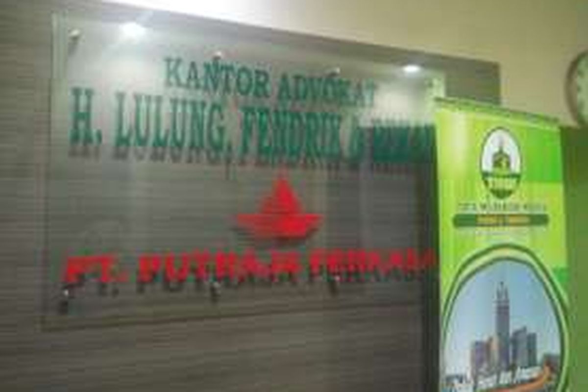 Kantor PT Putraja Perkasa yang terletak satu ruko dengan Kantor Advokat H. Lulung, Frendik, dan Rekan.