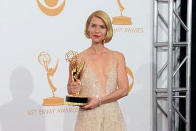 Aktris Claire Danes meraih penghargaan untuk kategori Best Actress in a Drama Series, berkat permainannya dalam seri Tv Homeland, pada 2013 Annual Primetime Emmy Awards atau yang ke-65, yang digelar di  Nokia Theatre L.A. Live, Los Angeles (California, AS), pada 22 September waktu setempat. 