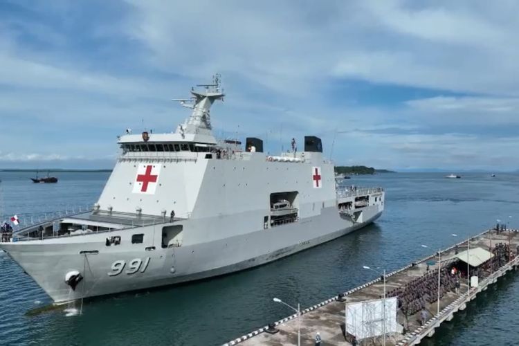 KRI dr. Wahidin Sudirohusodo-991 saat Tiba di Pelabuhan Lantamal XIV Sorong