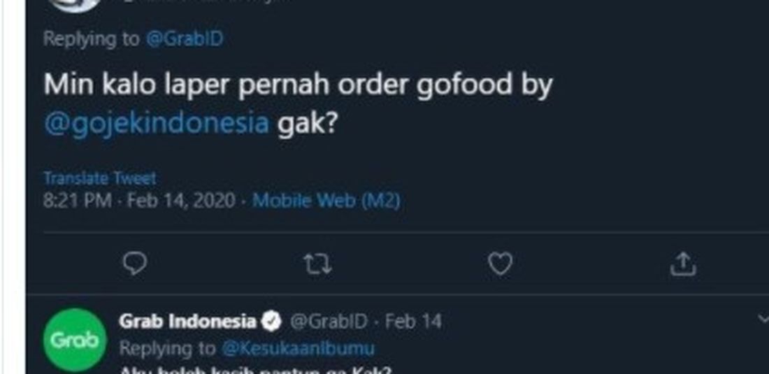 Tangkapan layar berisikan interakasi admin Grab Indonesia dengan pelanggan pada akun Twitter.