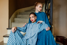 Warna Cerah hingga Motif Monogram Bakal Jadi Tren Modest Fashion 2023
