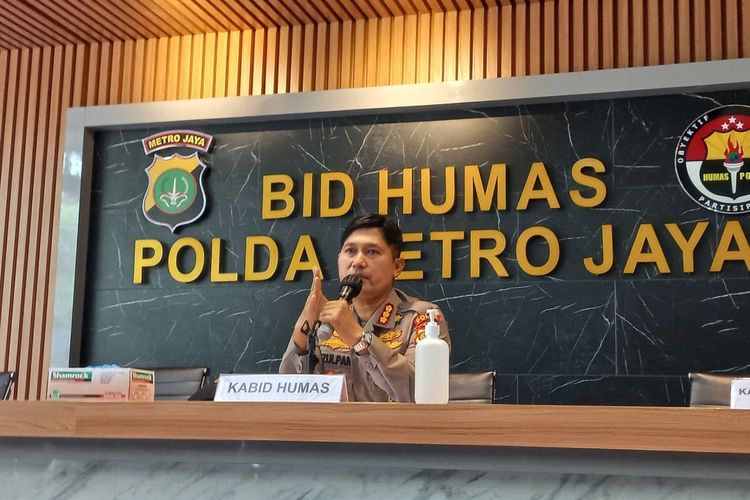 Kabid Humas Polda Metro Jaya Kombes Endra Zulpan saat ditemui wartawan di Polda Metro Jaya, Rabu (24/11/2021).