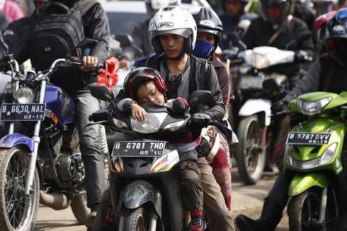 Dilema Angkutan Massal dan Motor Pemudik