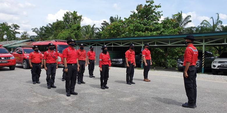 Seluruh personil FERT PT RAPP terus bersiaga untuk mencegah karhutla, meski di tengah Pandemi Covid-19.