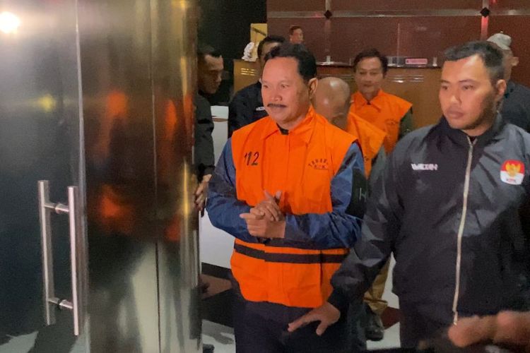 KPK Sita Sejumlah Dokumen dari Penggeledahan Selama 2 Hari di Madiun