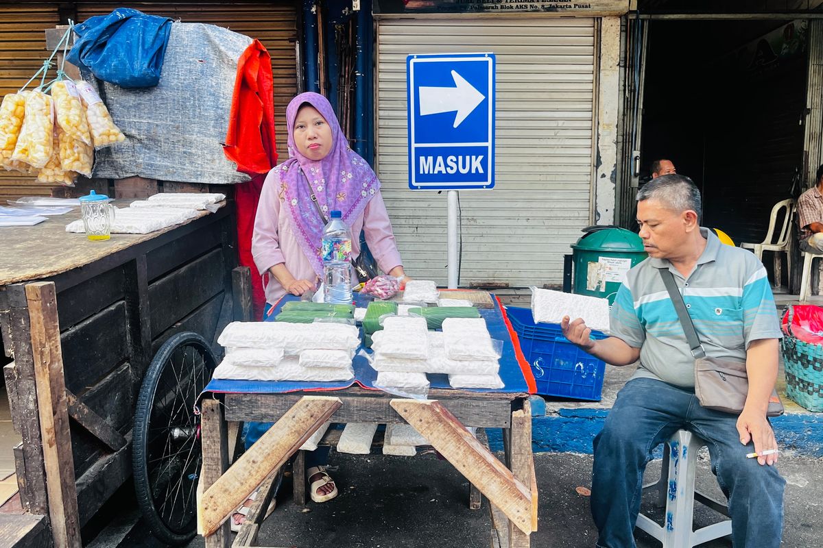 Cemas dan Pasrah Pedagang Kecil saat Rupiah Melemah