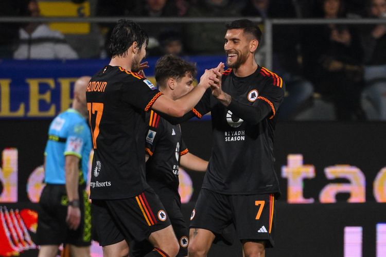 AS Roma berhasil menang 3-0 saat bertandang ke markas Frosinone pada laga lanjutan Liga Italia, Minggu (18/2/2024) malam WIB.