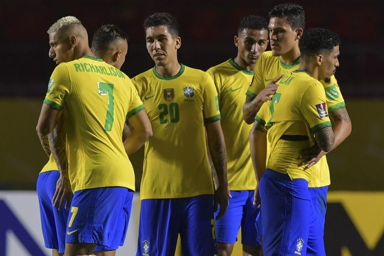 Pemain Brasil merayakan setelah mengalahkan Venezuela 1-0 dalam pertandingan sepak bola kualifikasi Amerika Selatan Piala Dunia 2022 tertutup di Stadion Morumbi di Sao Paulo, Brasil, pada 13 November 2020.