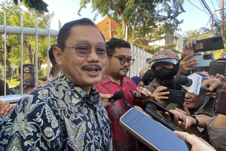 Prof. Budi Santoso, Dekan FK Unair yang dipecat Rektor, Senin (8/7/2024).