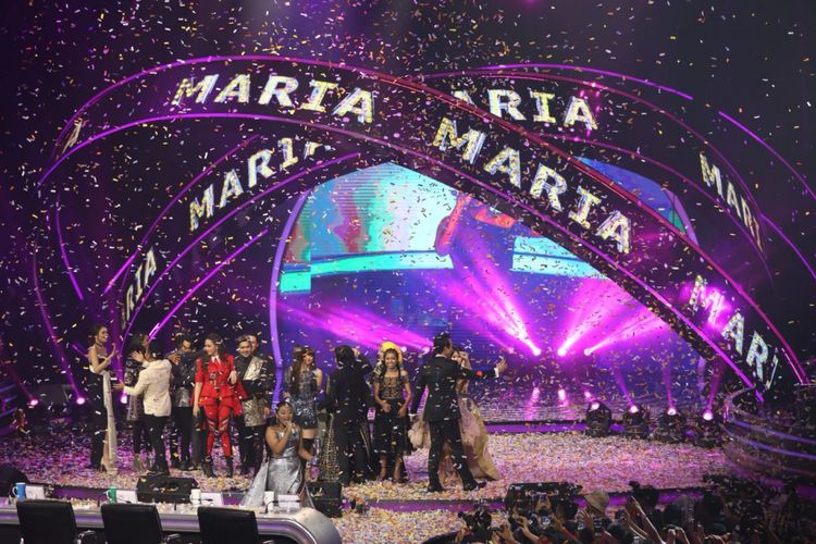 Maria Simorangkir juara setelah mengalahkan Ahmad Abdul di babak Result and Reunion Show Indonesian Idol 2018 yang digelar di Ecovention Taman Impian Jaya Ancol, Jakarta Utara, Senin (23/4/2018).