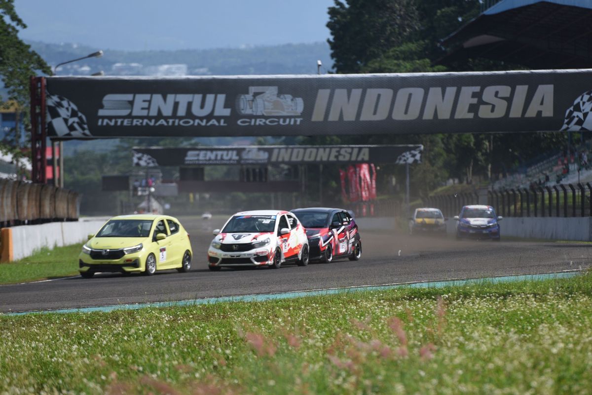 Ajang balap Honda One Make Race 2024 di Sentul. 