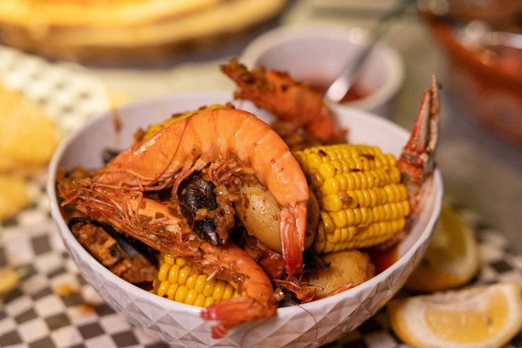 6 Tempat Makan Dekat Stasiun LRT Kelapa Gading, Ada Seafood dan Gultik
