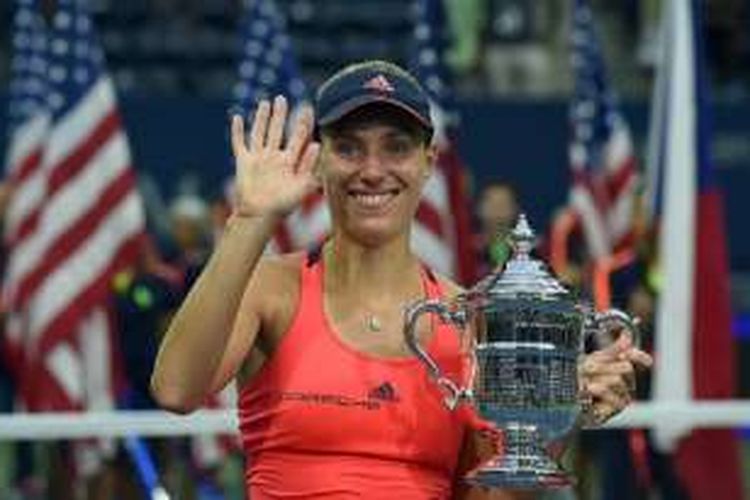 Petenis putri Jerman, Angelique Kerber, meraih gelar juara AS Terbuka 2016 seusai mengalahkan Karolina Pliskova, Sabtu (10/9/2016). 