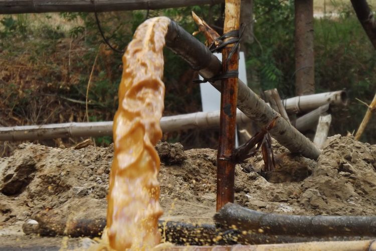 Kondisi minyak sumur tua di daerah Banyubang, Desa Bangowan, Kecamatan Jiken, Kabupaten Blora, Jawa Tengah, Rabu (6/9/2023)