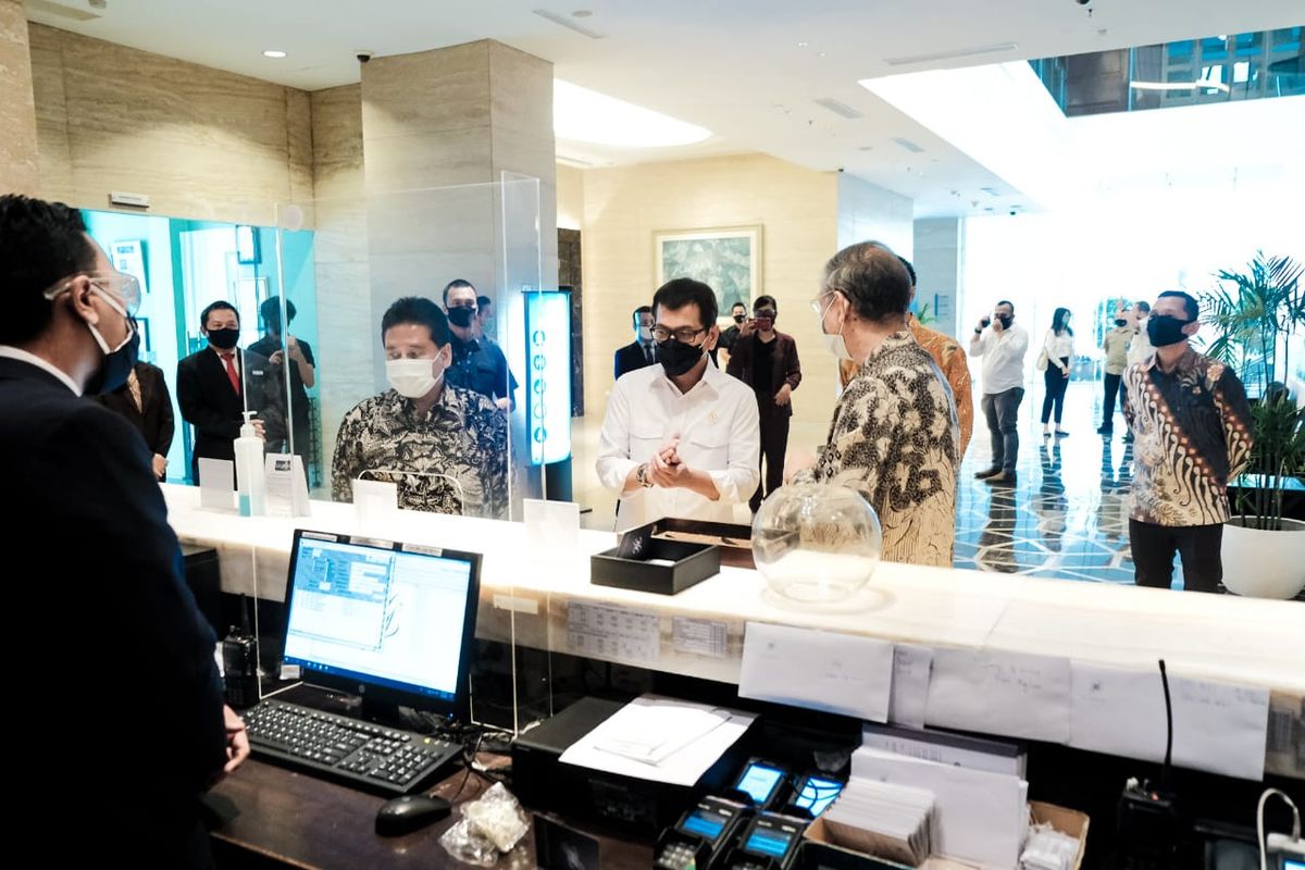 Wishnutama saat memeriksa penerapan protokol kesehatan di Hotel JS Luwansa, Jakarta, Rabu (8/7/2020).