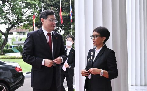 China, ASEAN Chair Indonesia to Accelerate Discussion on Code for South China Sea