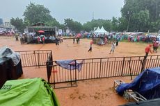 Diguyur Hujan Deras, Lapangan Tempat Kampanye Akbar PSI di Kedoya Langsung Tergenang