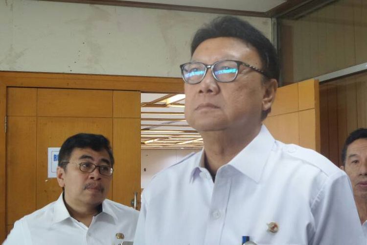 Menteri Dalam Negeri Tjahjo Kumolo di Kompleks Parlemen, Senayan, Jakarta, Rabu (14/6/2017).