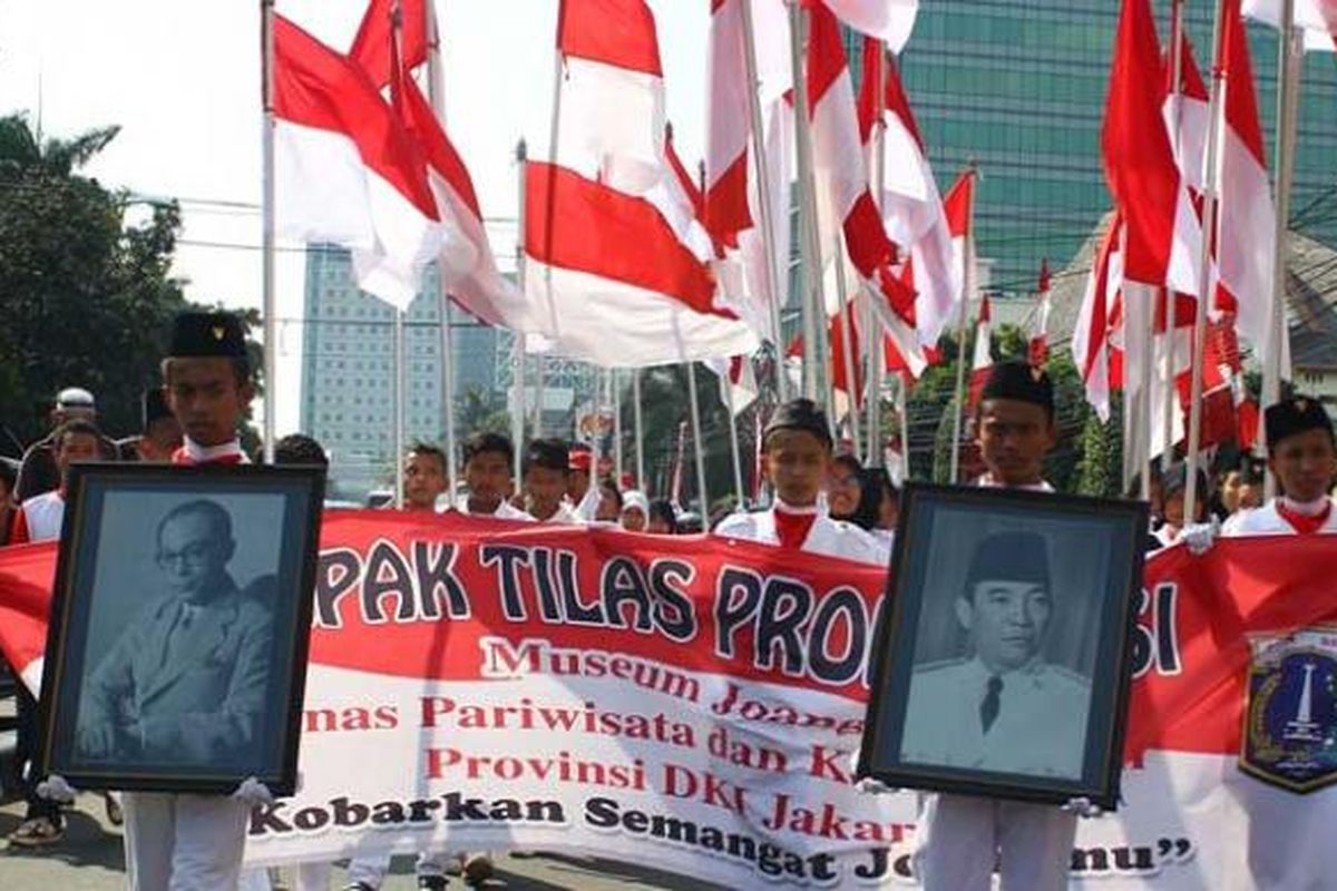 Rombongan pawai berangkat dari Museum Joang 45 menuju Museum Naskah Proklamasi, Jakarta.