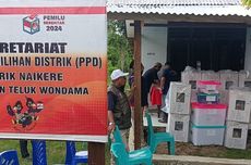 Kisah Tim Logistik Pilkada yang Berjalan Kaki di Teluk Wondama