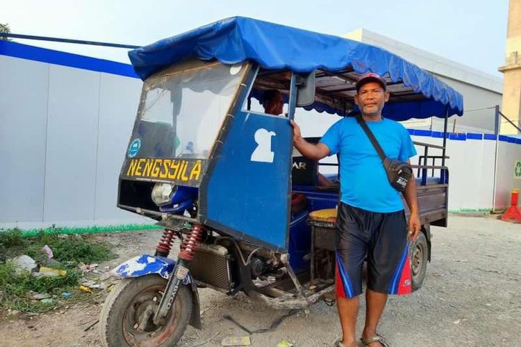 Becak motor di Pelabuhan Kali Adem dengan tarif Rp 5.000, Kamis (1/6/2023)