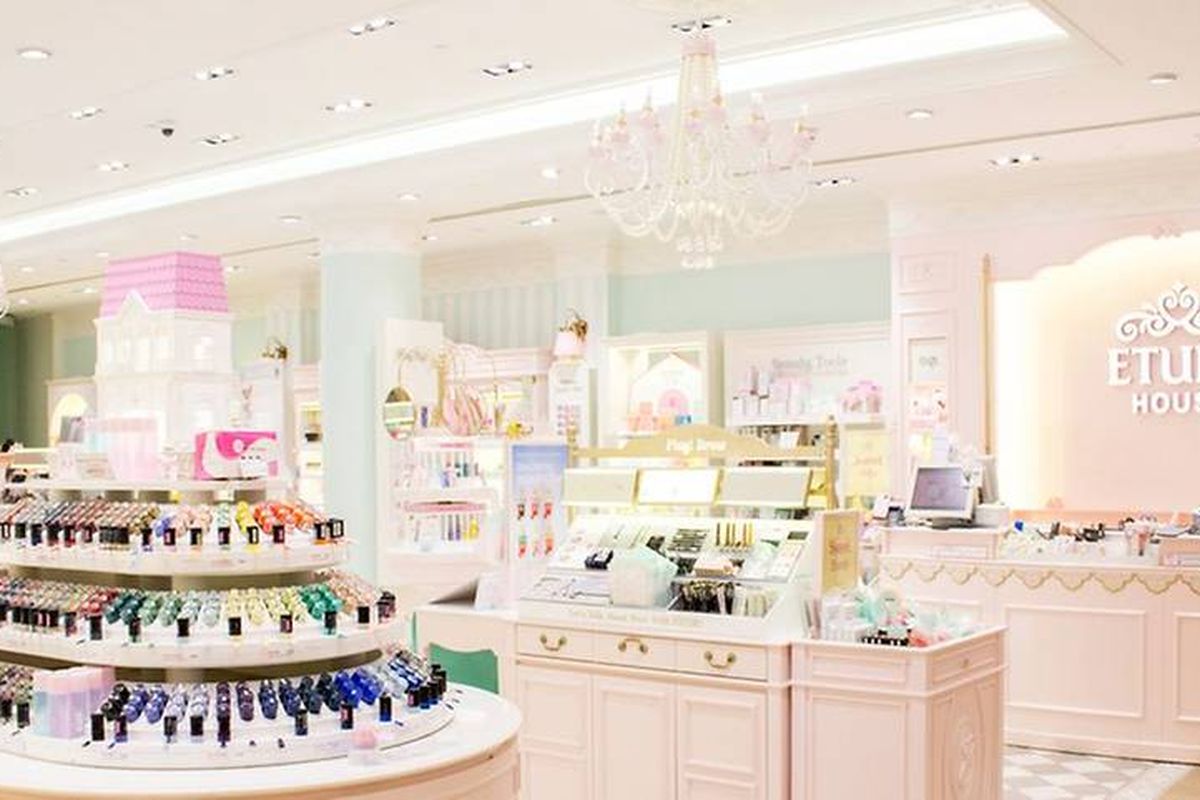 Gerai Etude House.