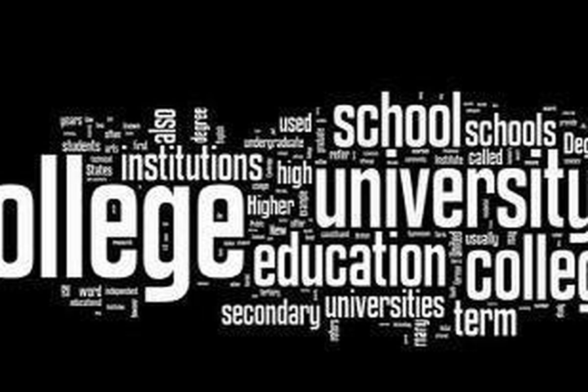 Pemerintah harus segera membenahi sistem akreditasi perguruan tinggi yang saat ini banyak dikeluhkan karena berjalan lamban.