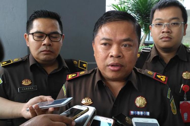 Kepala Kejaksaan Negeri Jakarta Selatan Sarjono Turin memberi penjelasan soal pemberian grasi Presiden Joko Widodo kepada Antasari Azhar di Lapas Tangerang, Kamis (26/1/2017) siang.