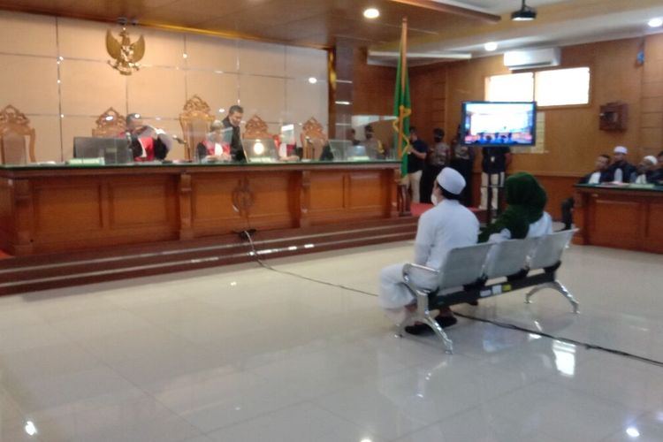 Habib bahar divonis 6 bulan 15 hari oleh majelis hakim Oengadilan Negeri Bandung.