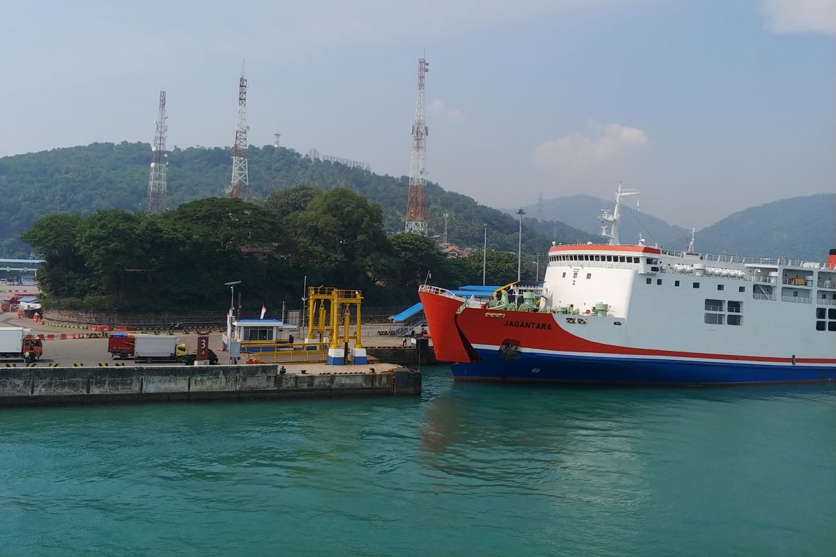 Menara BTS di Pelabuhan Merak, Serang, Banten.