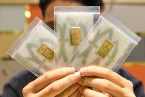 Harga Emas Hari Ini 13 Februari 2026: Antam, Pegadaian, dan Hartadinata