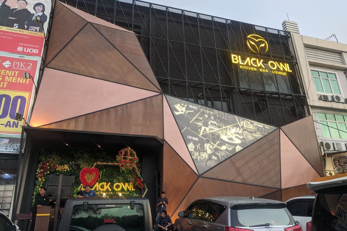 Kafe Black Owl, Pantai Indah Kapuk, Penjaringan, Jakarta Utara, Senin (17/2/2020)