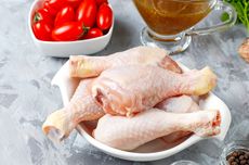Hindari Keracunan Daging Ayam dengan 4 Cara Ini