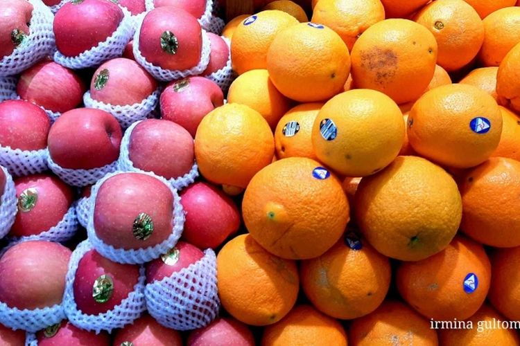 Buah-buahan yang kaya akan vitamin C.