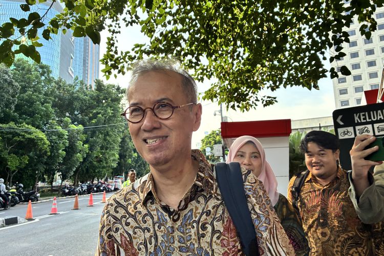 Eks Direktur Bank BUMN Indra Utoyo Irit Bicara Usai Diperiksa KPK 