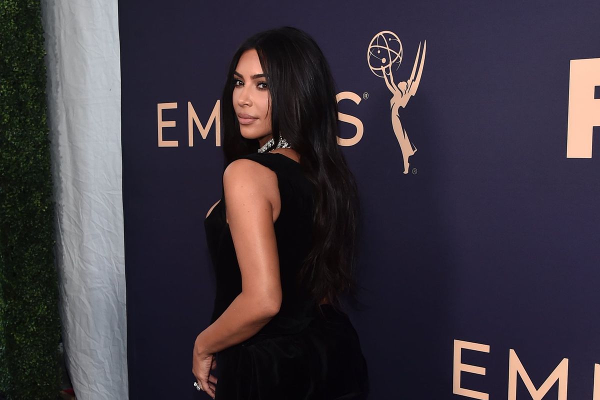 Kim Kardashian saat menghadiri Emmy Awards 2019.