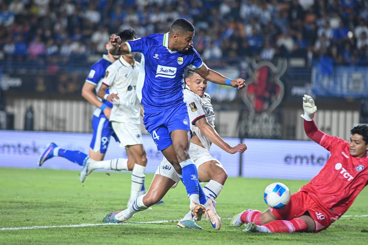 Hasil HT Persib Vs Arema FC 1-0: Gol Uilliam Bawa Maung Unggul
